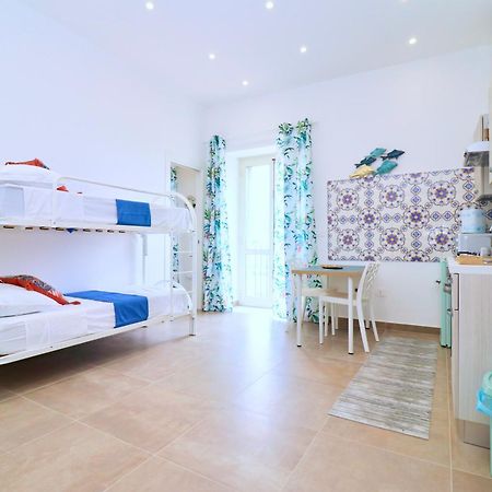 Airport Guest Houses ナポリ エクステリア 写真