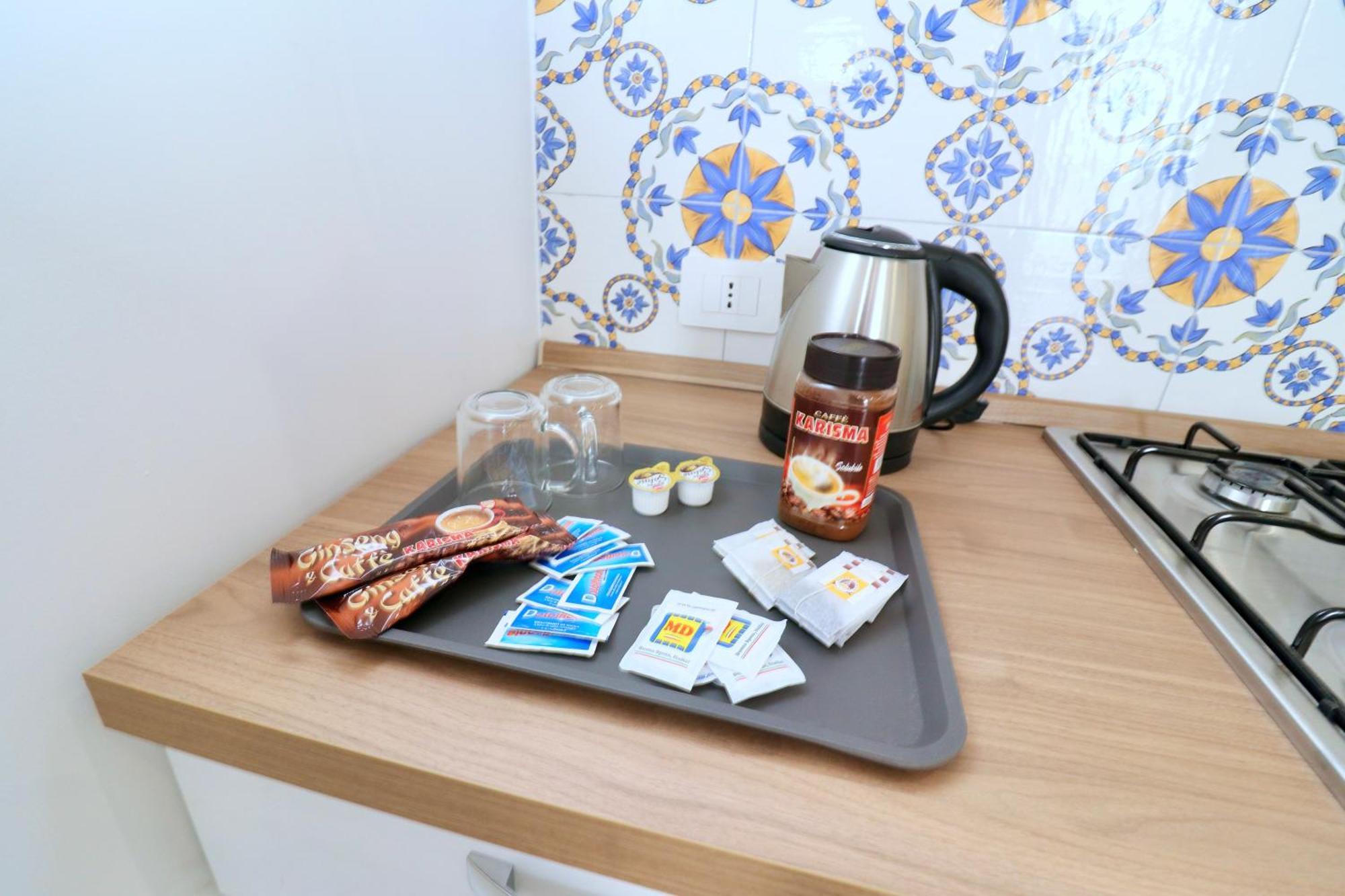 Airport Guest Houses ナポリ エクステリア 写真